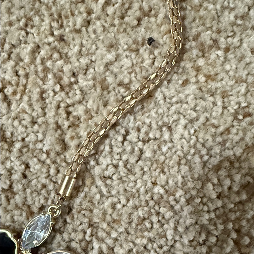 Elegant Black and Gold Necklace - Picture 7 of 10